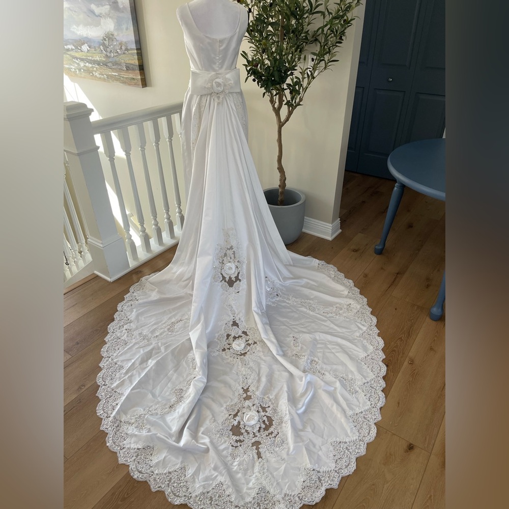 Elegant White Simple Wedding Dress with Lace Details RN 18512